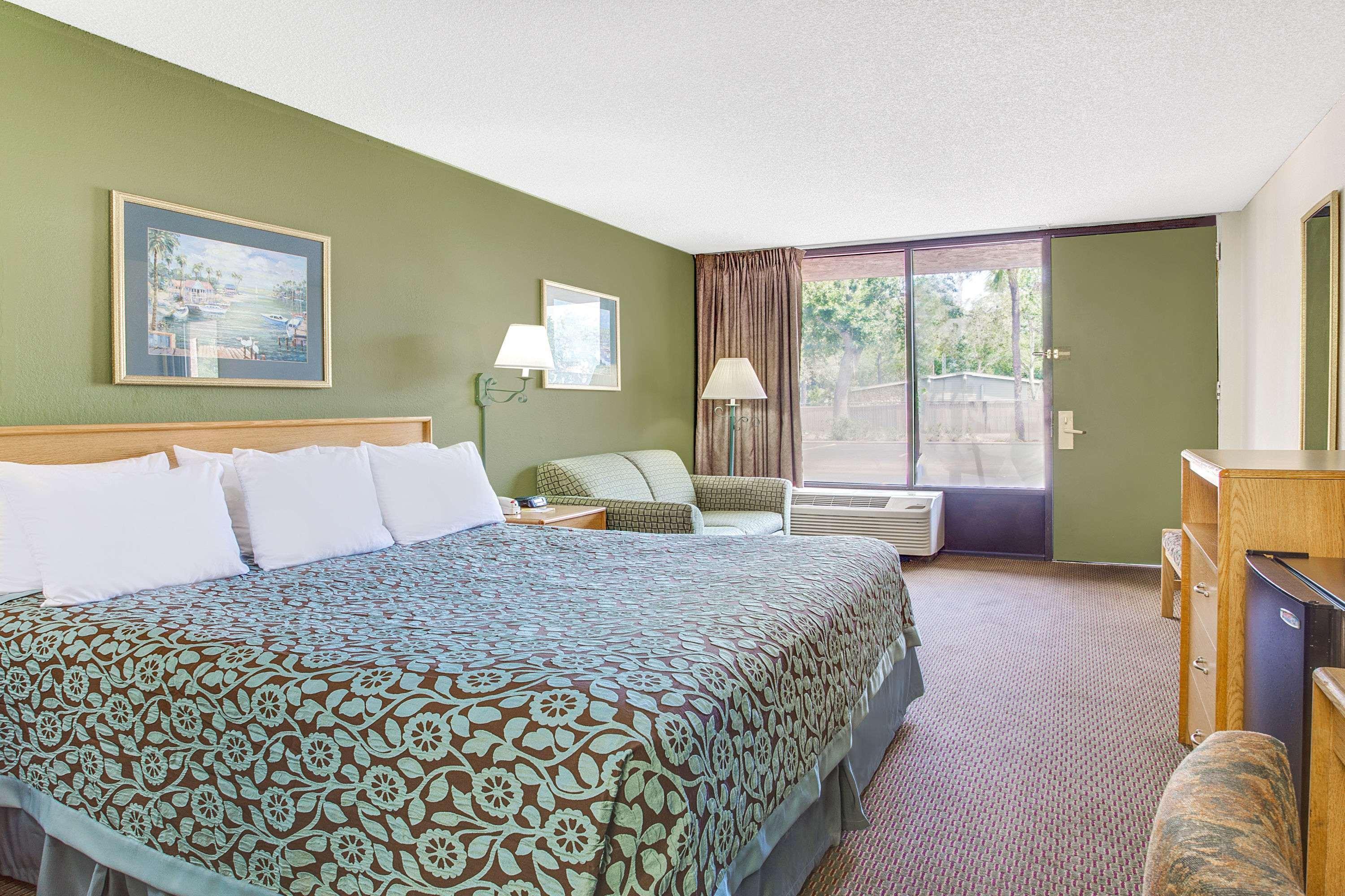 Days Inn By Wyndham Bradenton - Near The Gulf Eksteriør billede