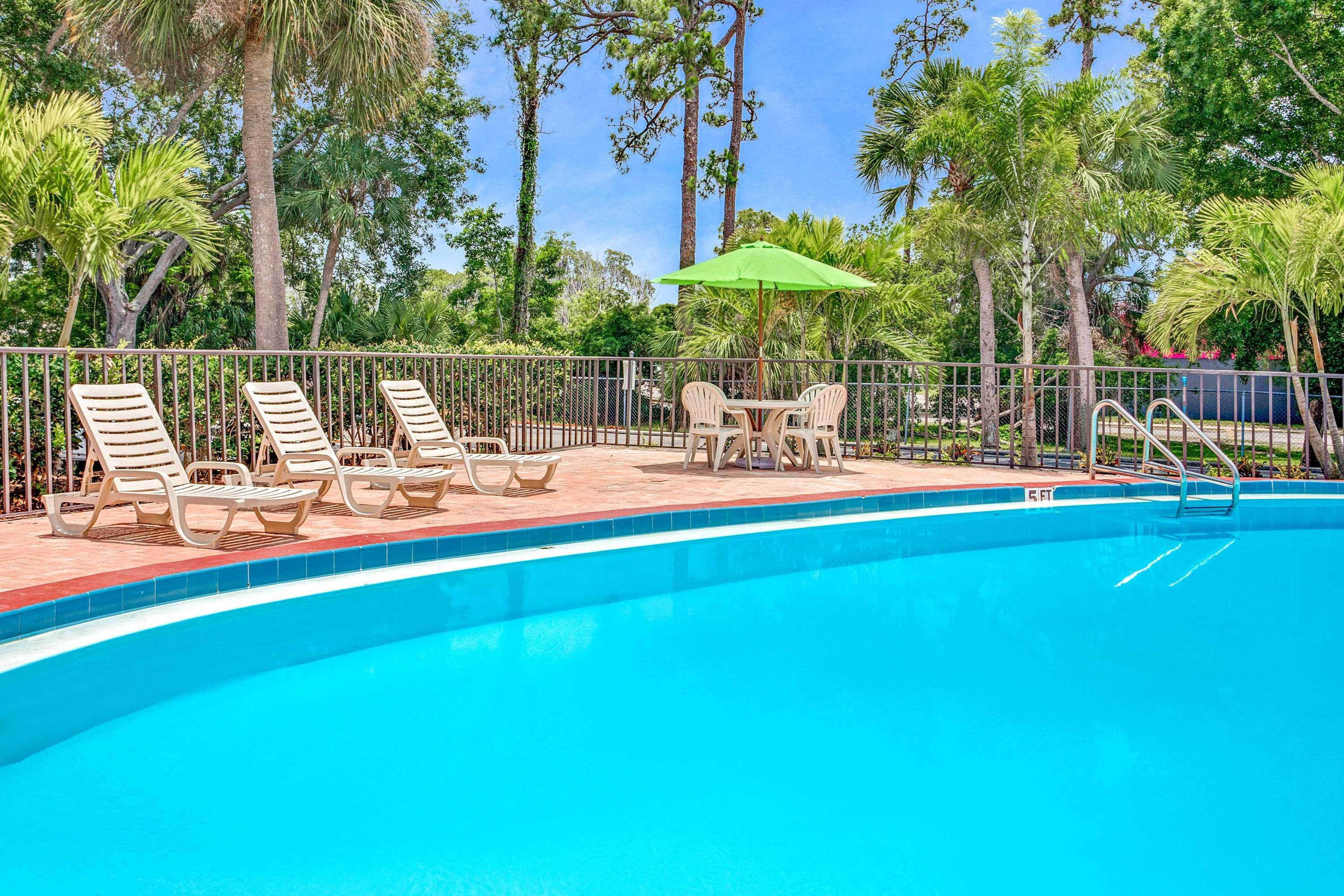 Days Inn By Wyndham Bradenton - Near The Gulf Eksteriør billede