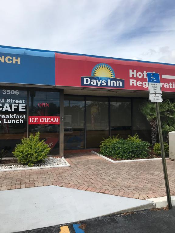 Days Inn By Wyndham Bradenton - Near The Gulf Eksteriør billede